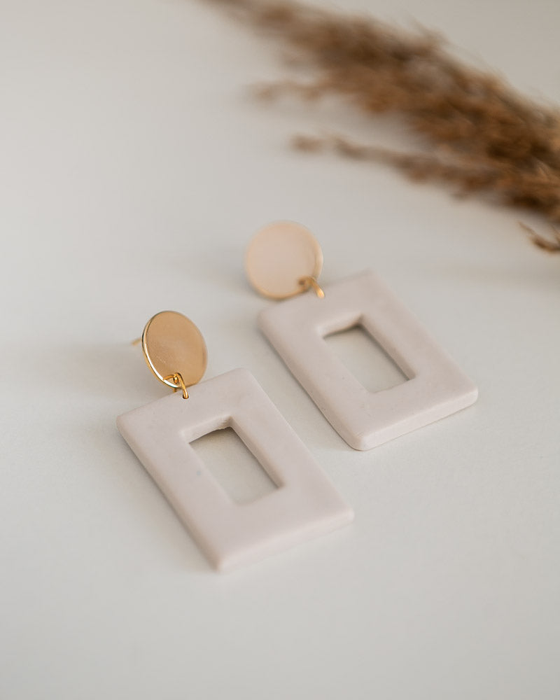 Rectangle Dangles in NEUTRAL with Gold Coloured Disc Stud